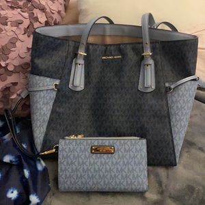 Authentic Michael Kors Handbag and wallet/wristlet